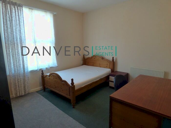 4 Bedroom Semi-Detached House To Rent In Ullswater Street, Leicester, LE2
