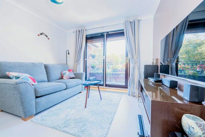 2 Bedroom Flat For Sale In Eleanor Walk, Woburn, Milton Keynes, MK17