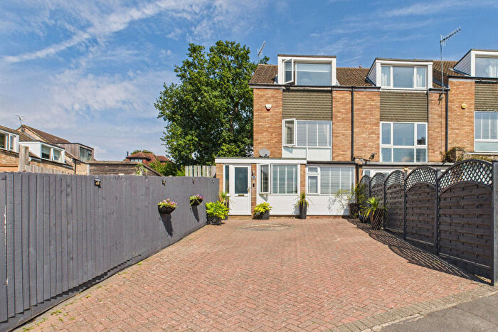 4 Bedroom Town House For Sale In Garland Close, Hemel Hempstead, HP2