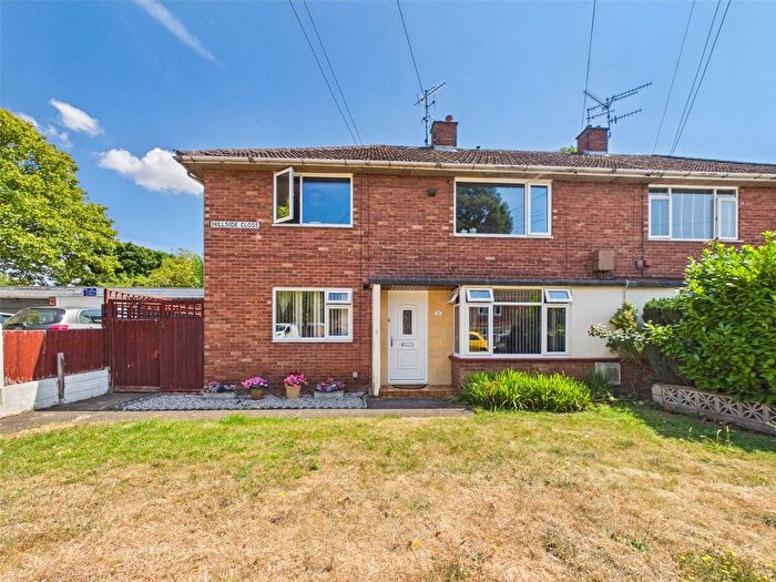 2 Bedroom Flat For Sale In Hillside Close, Worcester, Worcestershire, WR5