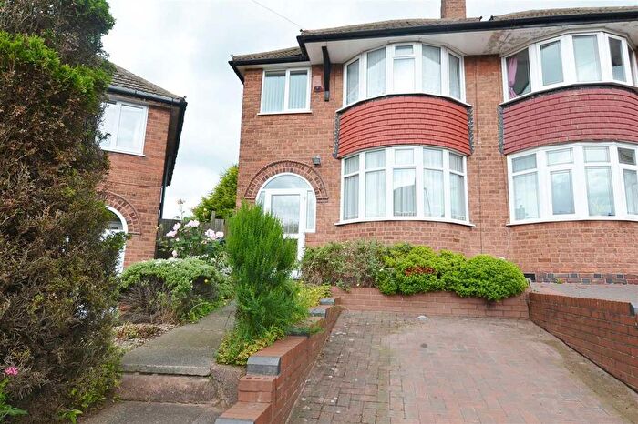 3 Bedroom Semi-Detached House To Rent In Sandwood Drive, Great Barr, Birmingham, B44