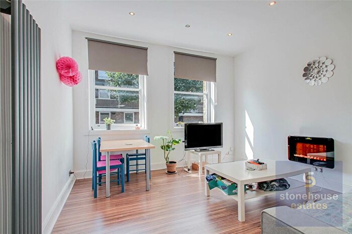 3 Bedroom Apartment To Rent In Hornsey Road, London, N19