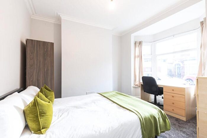 4 Bedroom Terraced House For Sale In Raglan Street, Hull, HU5