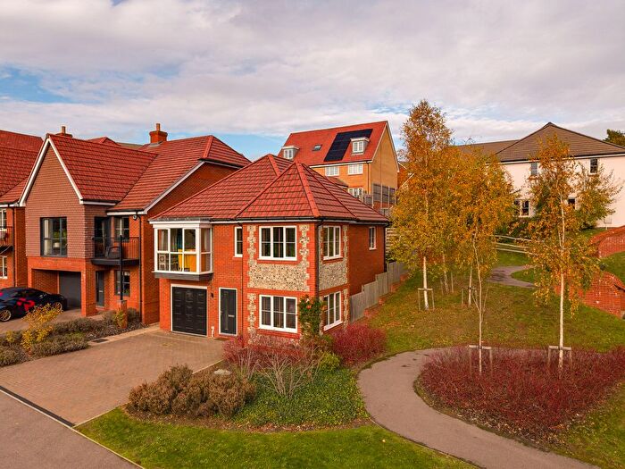 4 Bedroom Detached House For Sale In Sinclair Drive, Codmore Hill, Pulborough, RH20