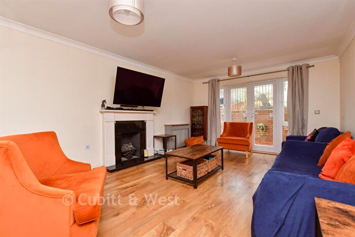 4 Bedroom Detached House For Sale In Bankside, Epsom, Surrey, KT17