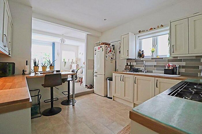 2 Bedroom Apartment To Rent In Seaforth Road, Westcliff-On-Sea, SS0