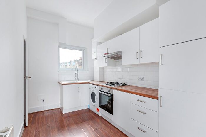 1 Bedroom Flat To Rent In Northcote Road, London, SW11