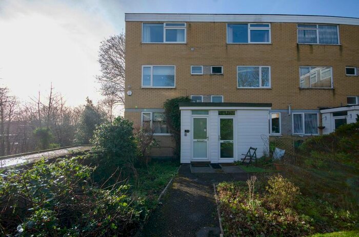 2 Bedroom Maisonette To Rent In Chalfont Court, Bracken Lane, Southampton, SO16