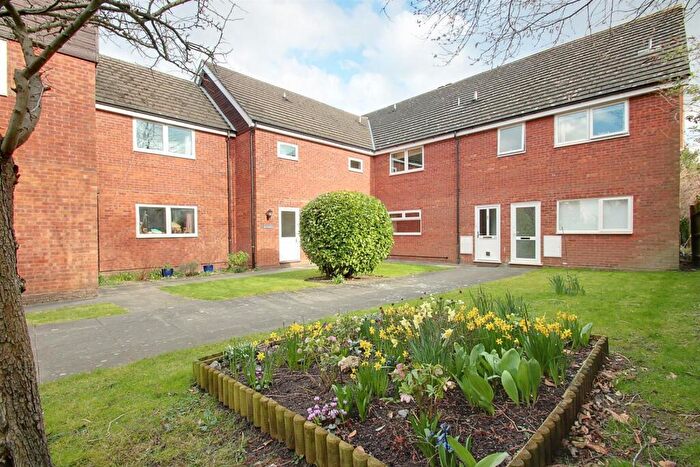 2 Bedroom Flat To Rent In The Orchards, Longfield Road, HP23