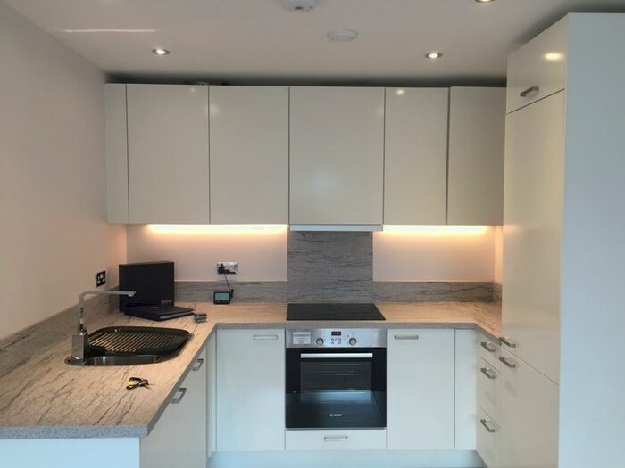 1 Bedroom Flat To Rent In Drake Way, Reading, RG2