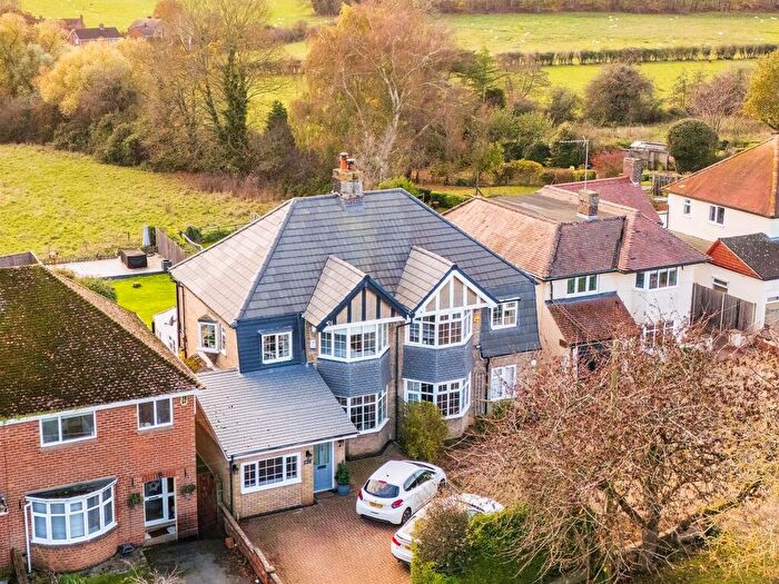 4 Bedroom Semi Detached House For Sale In Newton Road, Geddington, Kettering, NN14