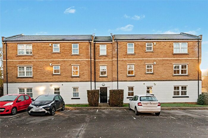 2 Bedroom Flat For Sale In Mansion Gate Mews, Chapel Allerton, Leeds, LS7