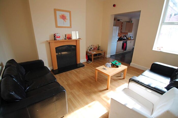 4 Bedroom Maisonette To Rent In Grosvenor Road, Newcastle Upon Tyne, NE2