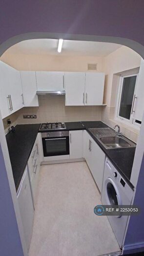 1 Bedroom Maisonette To Rent In Kenmore Avenue, Middlesex, HA3