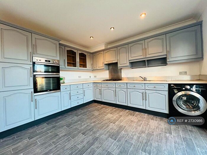 3 Bedroom Semi Detached House To Rent In Park Spring Gardens, Leeds, LS13