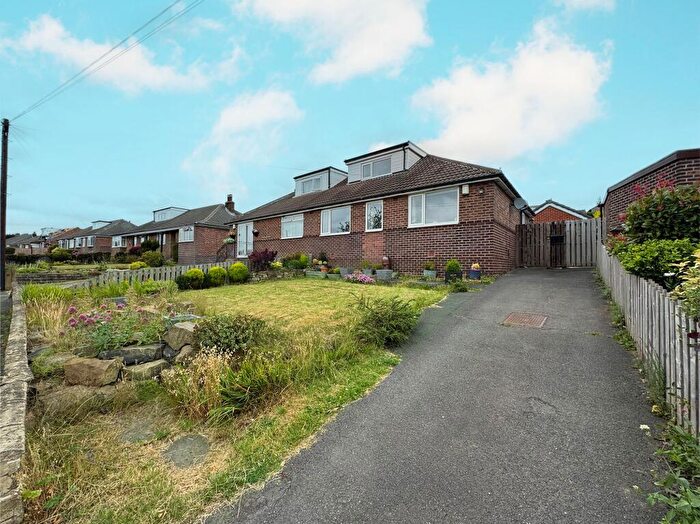 3 Bedroom Semi-Detached Bungalow For Sale In Heaton Drive, Huddersfield, HD5