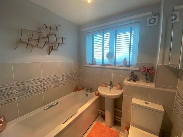 4 Bedroom Detached House For Sale In Lindisfarne Road, Ashton-under-Lyne, OL7