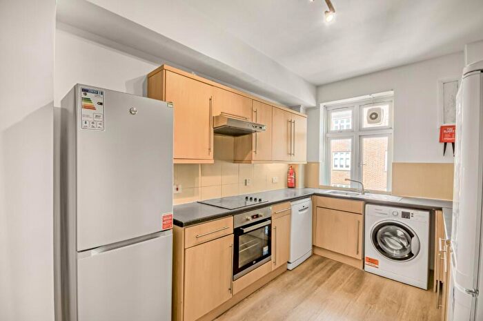 4 Bedroom Flat To Rent In Hall Road, London, NW8