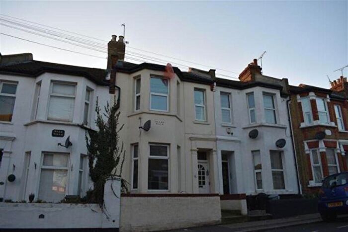 1 Bedroom Property To Rent In Bedroom Property In Southend On Sea, SS1