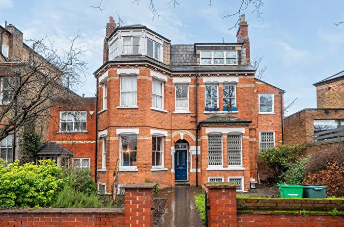 3 Bedroom Flat To Rent In St George Avenue, Tufnell Park, London, N7