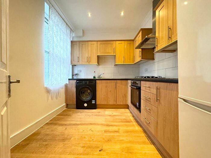 1 Bedroom Apartment To Rent In Camberwell Green, SE5