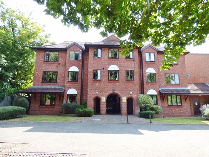 1 Bedroom Flat To Rent In Belmont Road, Leatherhead, KT22