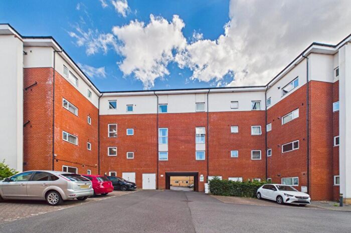 1 Bedroom Flat For Sale In Thorney House, Drake Way, Reading, Berkshire, RG2