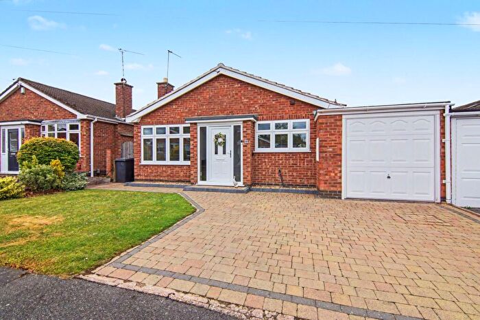 2 Bedroom Detached Bungalow For Sale In Middlefield Close, Hinckley, LE10
