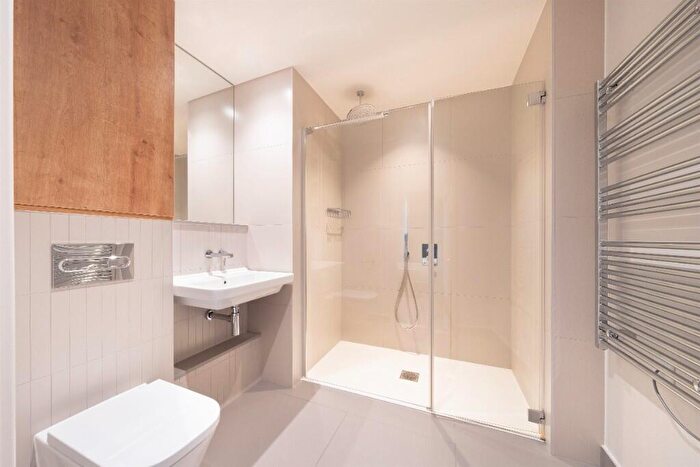 2 Bedroom Apartment To Rent In George Street, Croydon, London, CR0