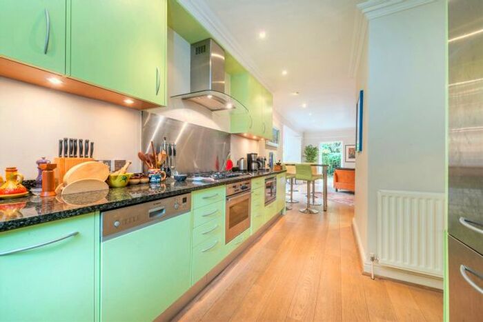 4 Bedroom Semi-Detached House To Rent In King George Square, Richmond, TW10