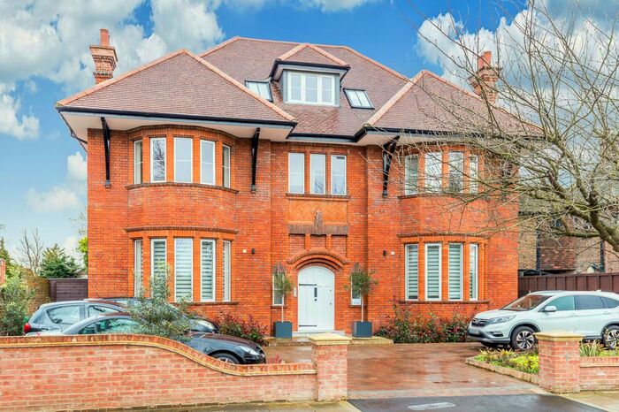 2 Bedroom Flat To Rent In Elm Avenue, London, W5