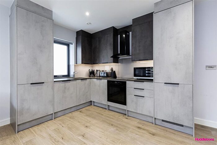 2 Bedroom Flat To Rent In The Hyde, Hendon, London, NW9