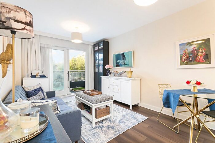 2 Bedroom Flat For Sale In Point Pleasant, London, SW18