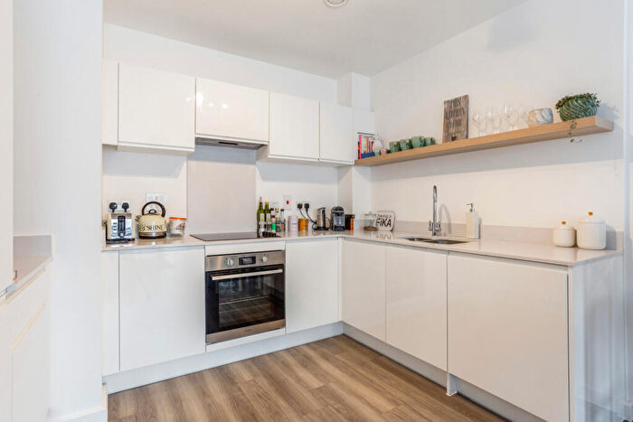 2 Bedroom Apartment To Rent In Cambridge Place, Farnham, Surrey, GU9