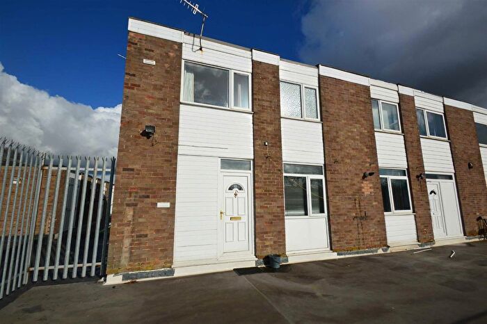 2 Bedroom Flat To Rent In Westmorland Close, Upton Priory, Macclesfield, SK10