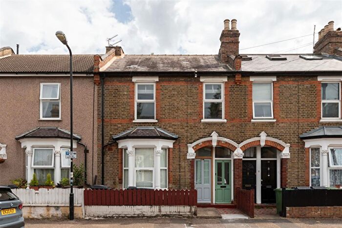 2 Bedroom Flat To Rent In Brighton Avenue, Walthamstow, E17