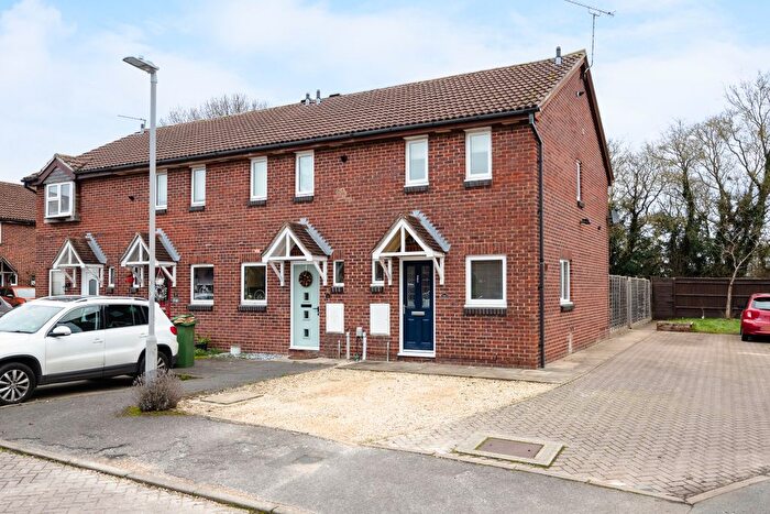 2 Bedroom End Of Terrace House To Rent In Field Close, Aylesbury, Buckinghamshire, HP20