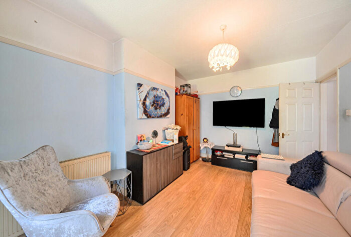 4 Bedroom Terraced House For Sale In Dunster Drive, London, NW9