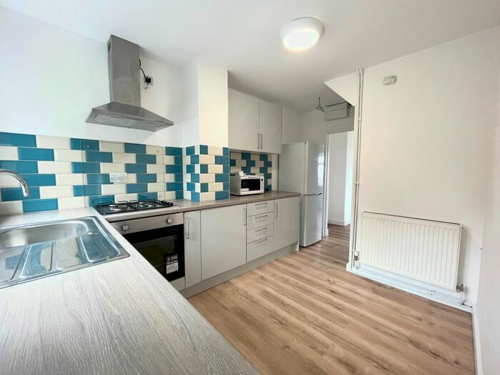 2 Bedroom Property To Rent In Townhill Road, Mayhill, Swansea, SA1