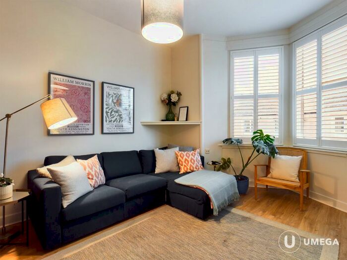 2 Bedroom Flat To Rent In Caledonian Crescent, Dalry, Edinburgh, EH11