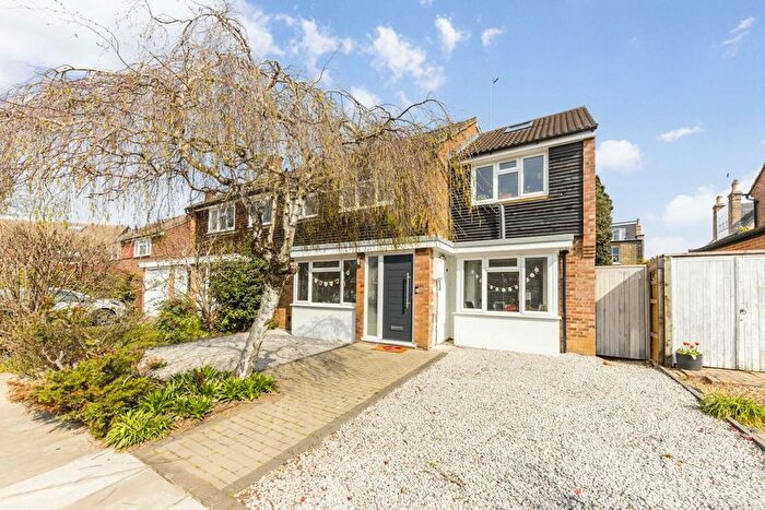 4 Bedroom Property To Rent In Vivienne Close, East Twickenham, TW1