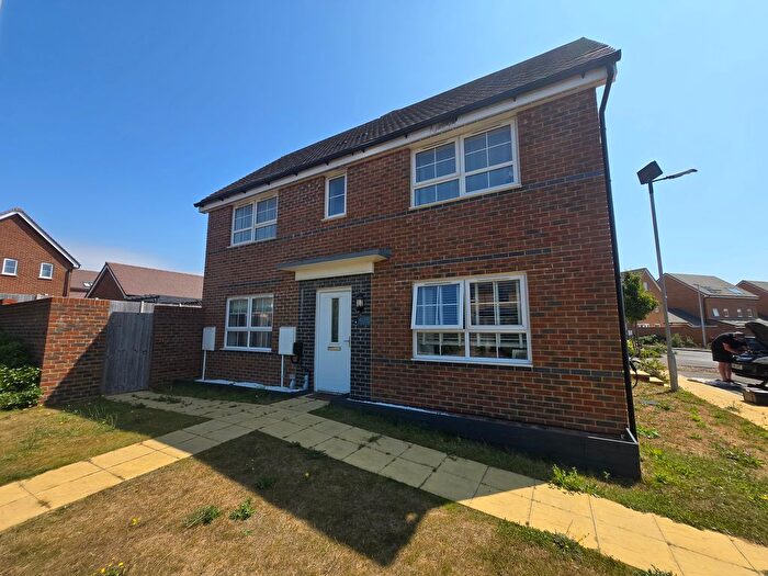 3 Bedroom Property To Rent In Goldfinch Avenue, Peacehaven, BN10