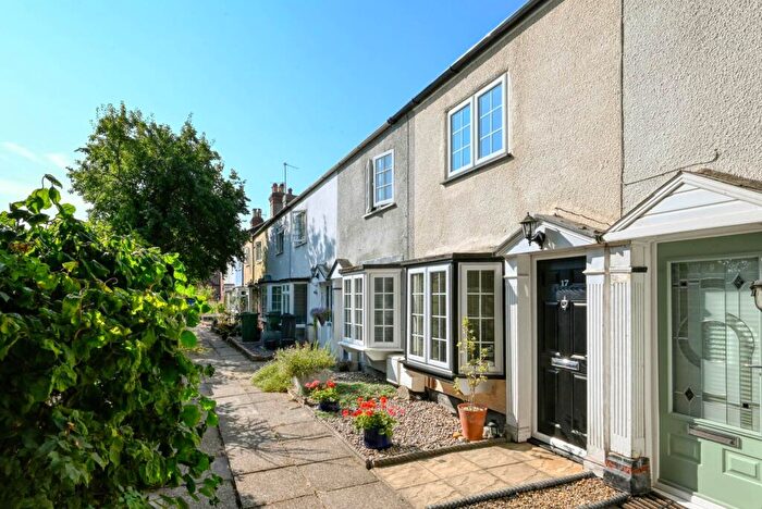 2 Bedroom Terraced House For Sale In Fishers Cottages, Emmer Green, RG4