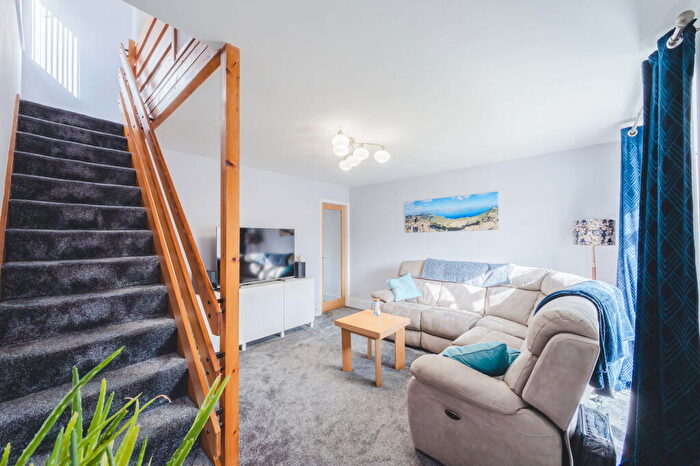 3 Bedroom Detached House For Sale In Beverley, Toothill, Swindon, SN5