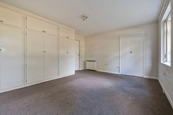2 Bedroom Flat For Sale In Bath Road, Reading, RG1