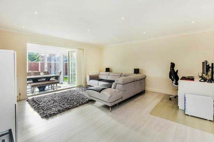 2 Bedroom House To Rent In Purley Close, Clayhall, Ilford, IG5