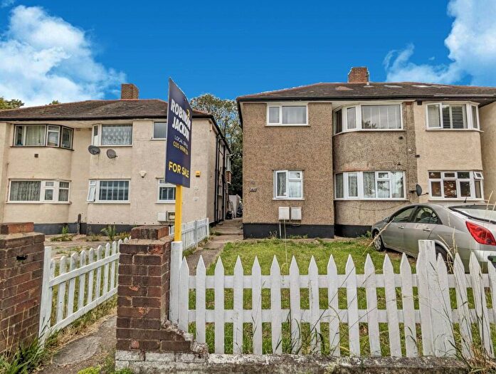 2 Bedroom Flat For Sale In Meadowview Road, London, SE6