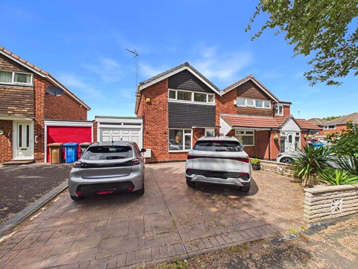 4 Bedroom Semi Detached House For Sale In The Chase, Sinfin, DE24