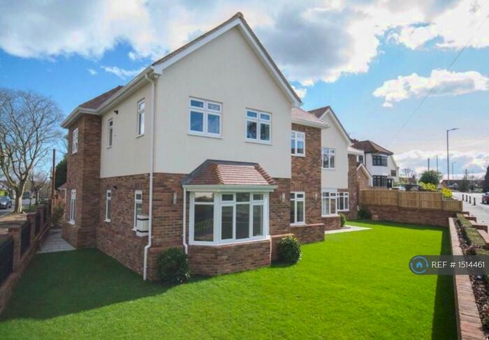 1 Bedroom Flat To Rent In Chelmsford Road, Shenfield, Brentwood, CM15