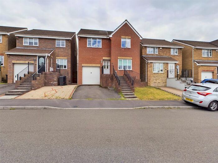 Houses for sale & to rent in CF47 0GE, Glynmil Close, Town Merthyr Tydfil